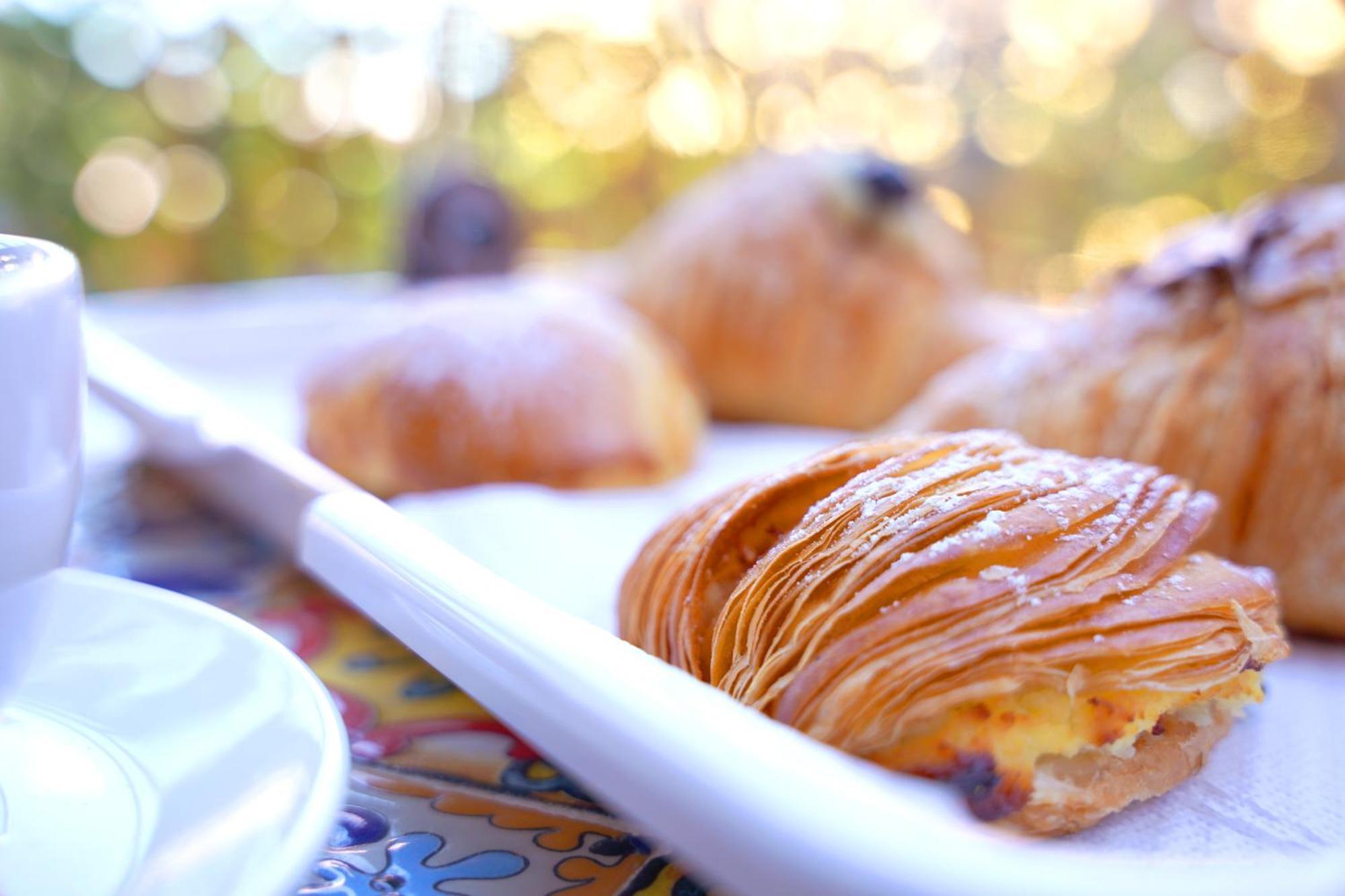La Maison Di Donna Elena เชโกลา ภายนอก รูปภาพ